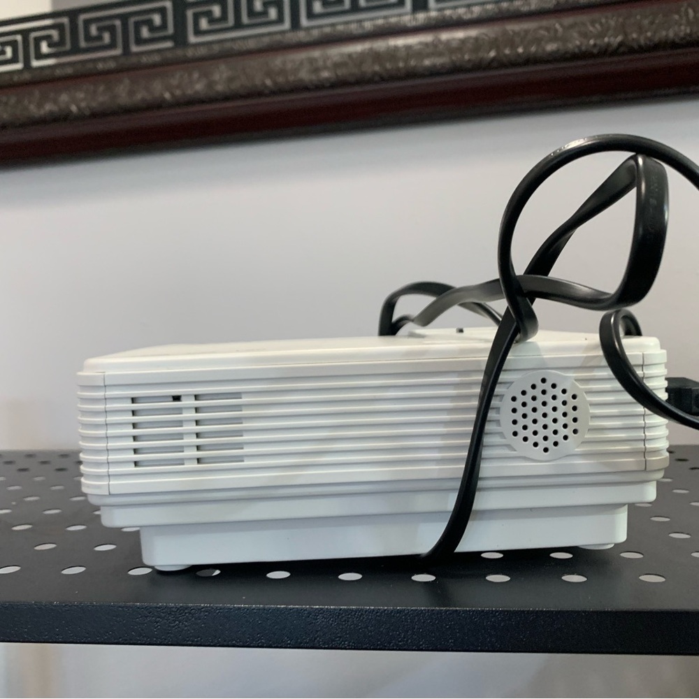 White Portable Projector - Picture 10 of 16